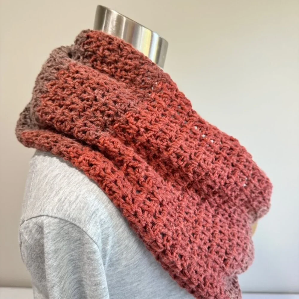 HANDMADE Crochet V-Stitch Infinity Scarf NWT One of a Kind - Picture 4 of 14